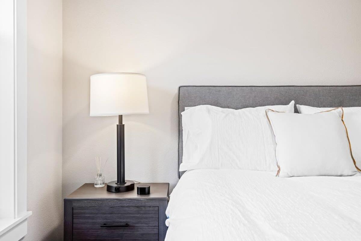 Avenue Hotel Downtown Golden Gold Miners Suite 외부 사진