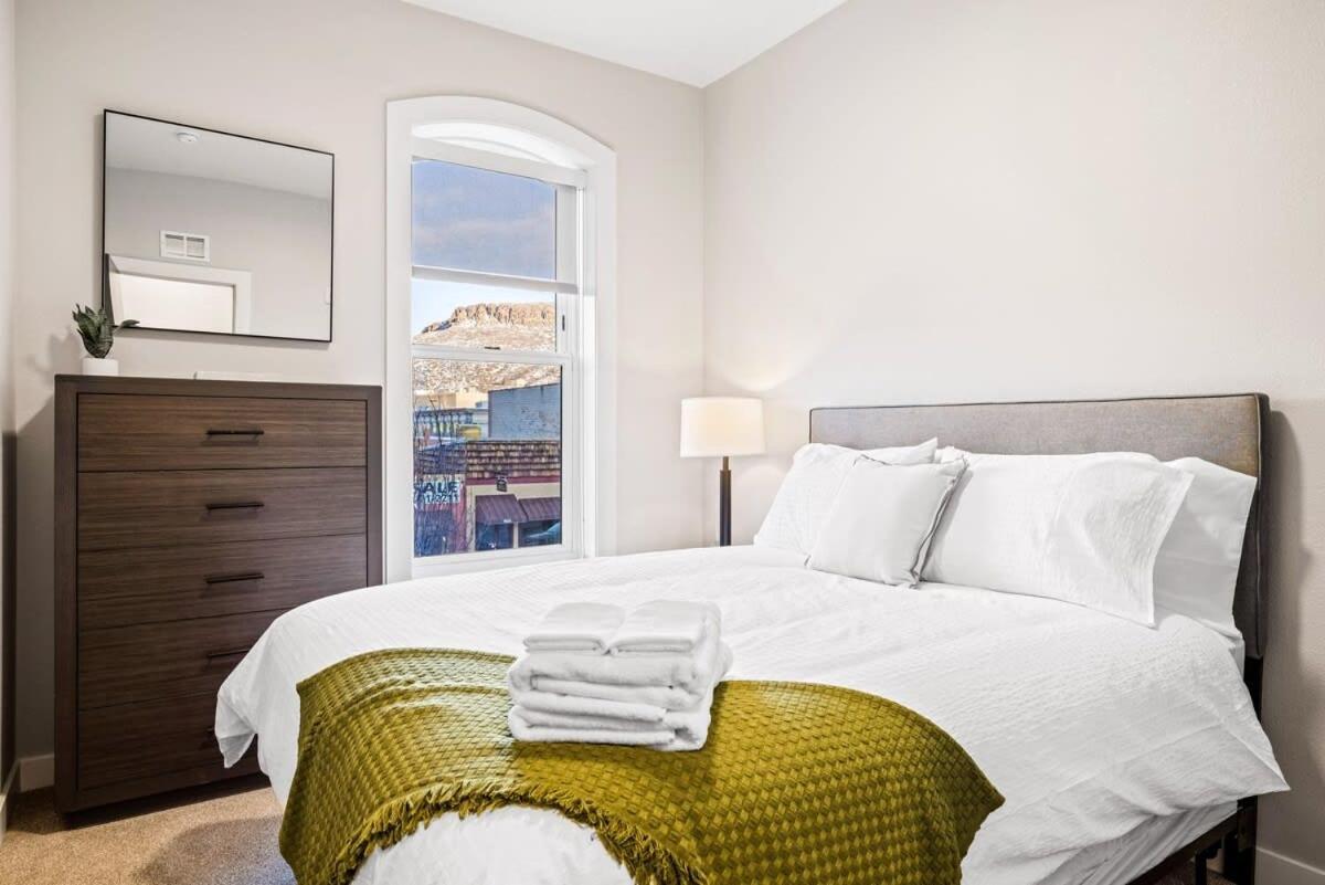 Avenue Hotel Downtown Golden Gold Miners Suite 외부 사진