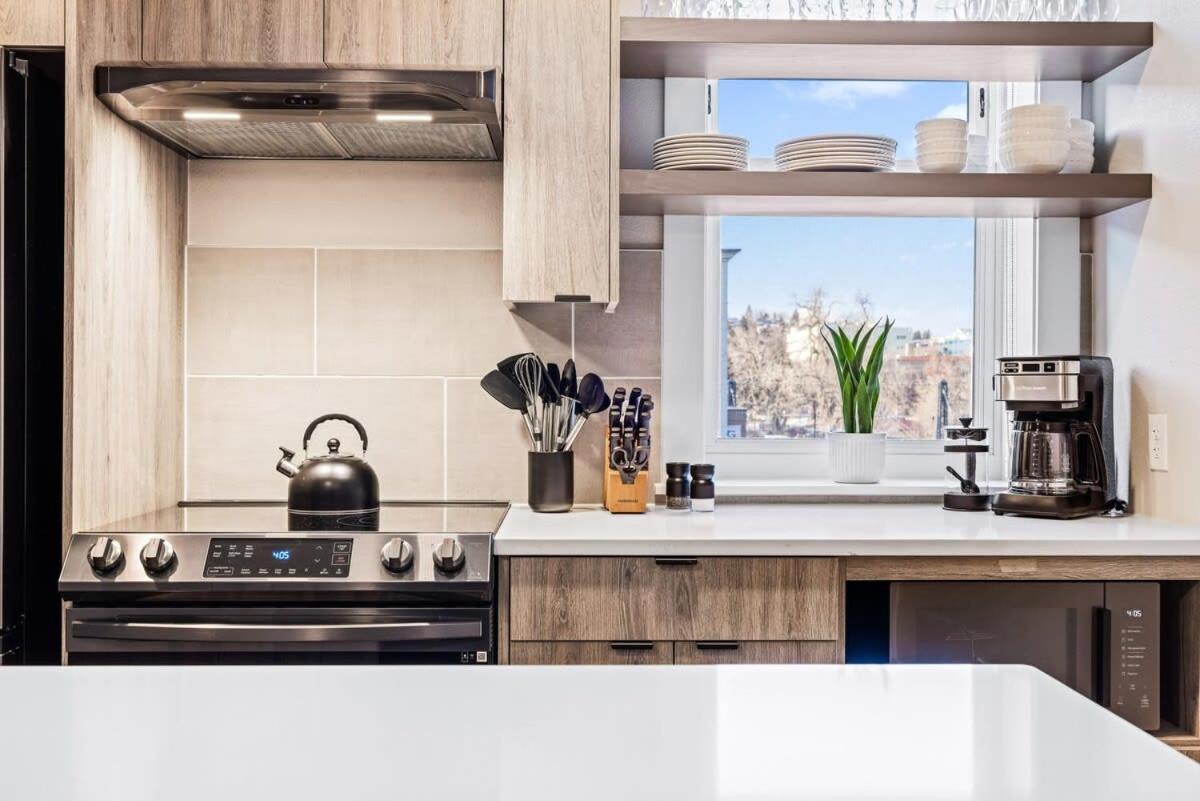 Avenue Hotel Downtown Golden Gold Miners Suite 외부 사진