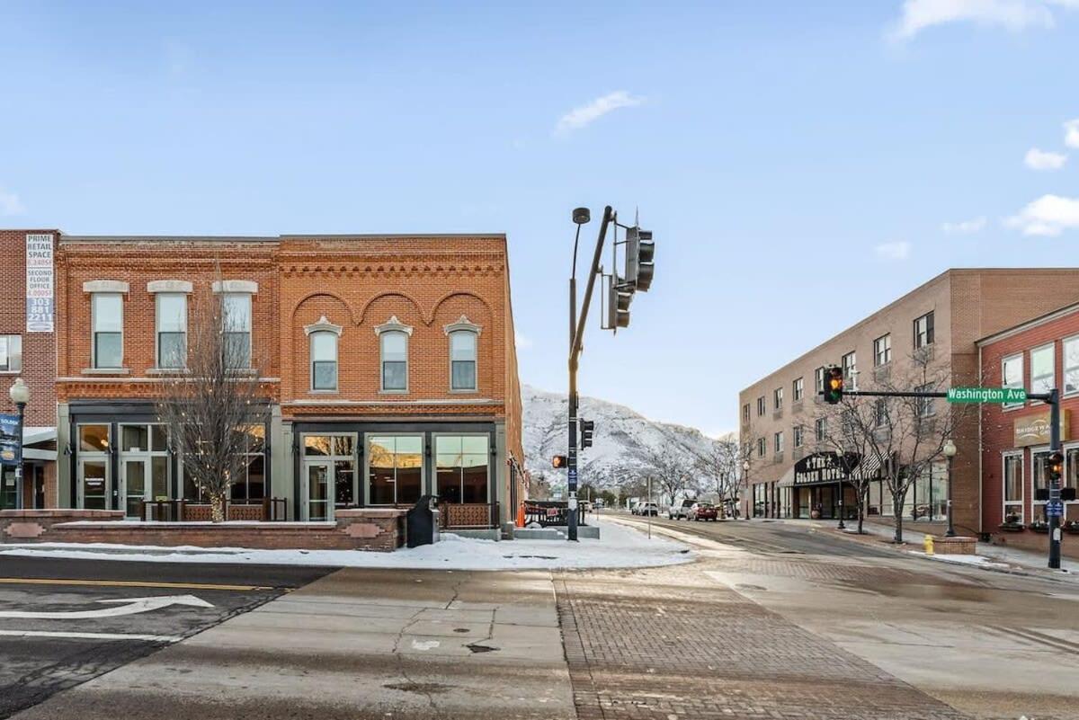 Avenue Hotel Downtown Golden Gold Miners Suite 외부 사진