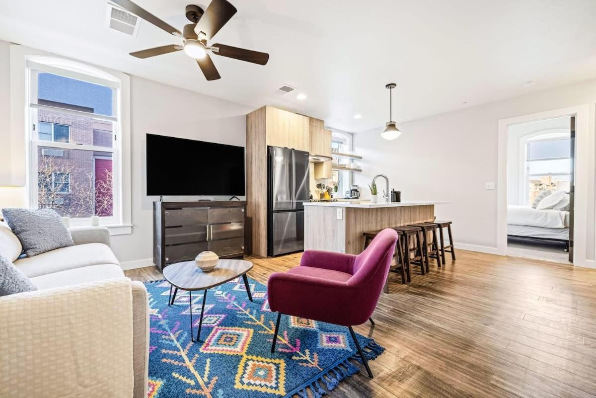 Avenue Hotel Downtown Golden Gold Miners Suite 외부 사진